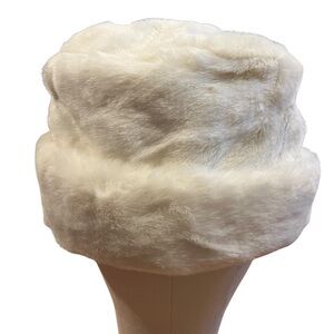 NWT Nine West White faux fur hat